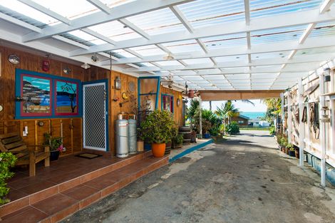 Photo of property in 52 Arthur Street, Tokomaru Bay, 4079