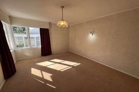 Photo of property in 7 Norma Avenue, Te Atatu South, Auckland, 0610