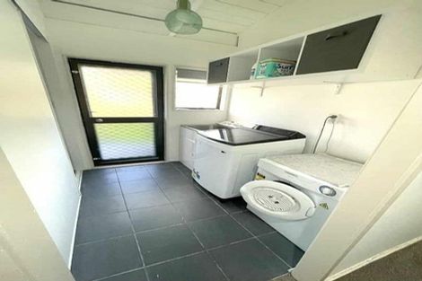 Photo of property in 77 Spence Road, Henderson, Auckland, 0612