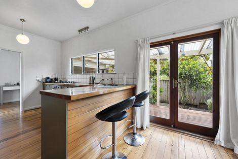 Photo of property in 44 Plunket Terrace, Hamilton East, Hamilton, 3216