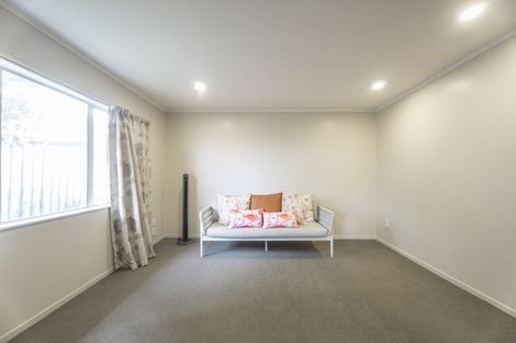 Photo of property in 9 Burleigh Place, Rototuna, Hamilton, 3210
