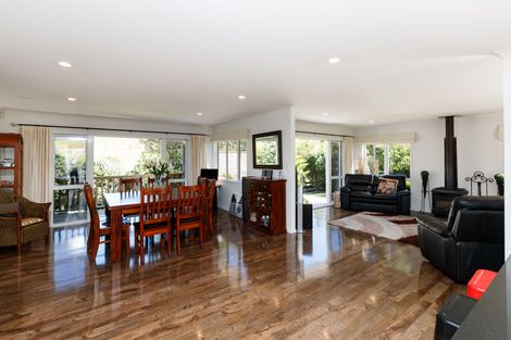 Photo of property in 35 Oram Drive, Turitea, Palmerston North, 4472