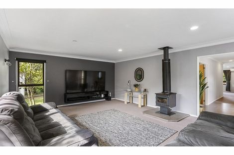 Photo of property in 3 Voltaire Court, Botany Downs, Auckland, 2010