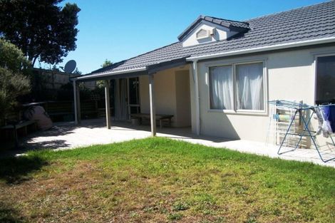 Photo of property in 1 Graham Collins Drive, Windsor Park, Auckland, 0632