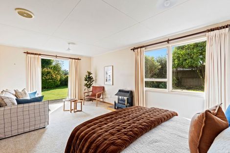 Photo of property in 82 Manu Crescent, Upper Vogeltown, New Plymouth, 4310