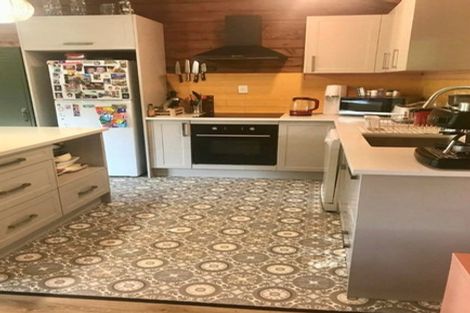 Photo of property in 148 Laingholm Drive, Laingholm, Auckland, 0604