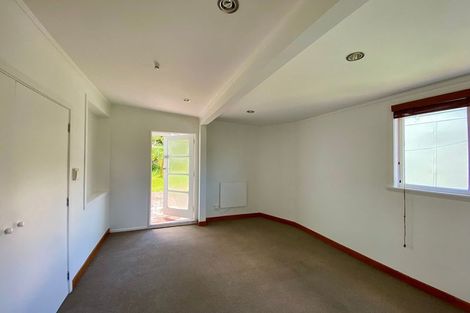 Photo of property in 318 Sturges Road, Henderson Valley, Auckland, 0612