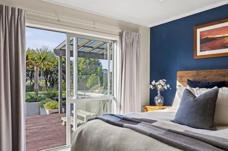 Photo of property in 23 Heta Road, Highlands Park, New Plymouth, 4312