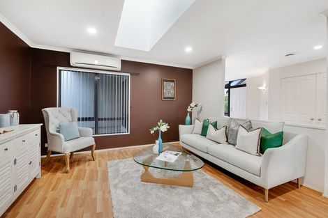 Photo of property in 17 Jacanas Place, Unsworth Heights, Auckland, 0632