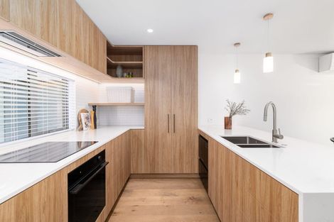 Photo of property in 2/979 Colombo Street, St Albans, Christchurch, 8014