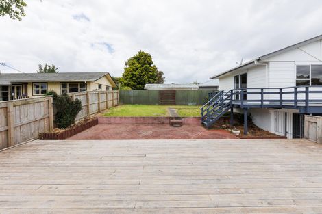 Photo of property in 2 Stoke Place, Awapuni, Palmerston North, 4412