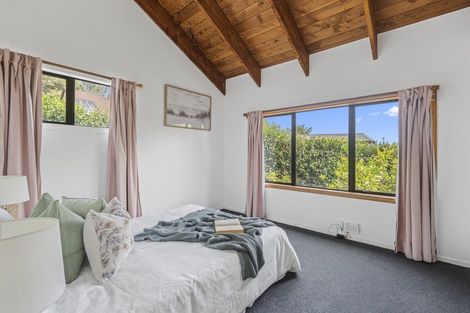 Photo of property in 12 Kaitake Place, Oakura, 4314