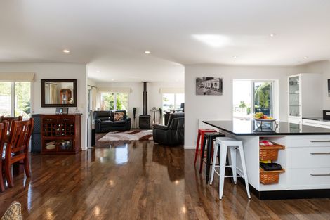 Photo of property in 35 Oram Drive, Turitea, Palmerston North, 4472