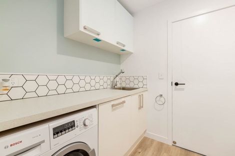 Photo of property in 7 Magnetic Place, Cromwell, 9310