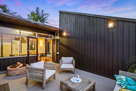 Photo of property in 62 Parr Terrace, Castor Bay, Auckland, 0620