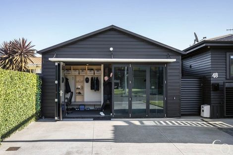 Photo of property in 48 Pitau Road, Mount Maunganui, 3116