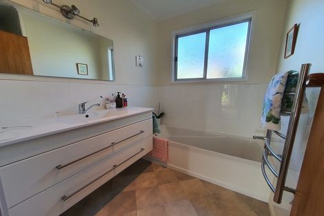 Photo of property in 1124 Sandspit Road, Sandspit, Warkworth, 0982