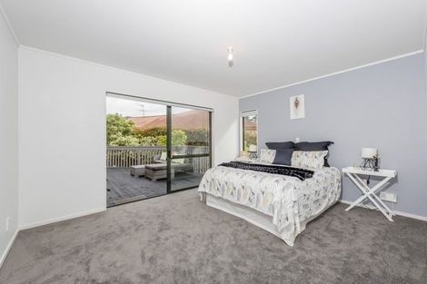 Photo of property in 11 Queen Natalie Place, Massey, Auckland, 0614