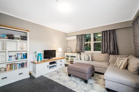 Photo of property in 20 Freemans Way, Pinehaven, Upper Hutt, 5019