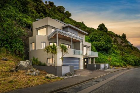 Photo of property in 73 Moana Road, Plimmerton, Porirua, 5026