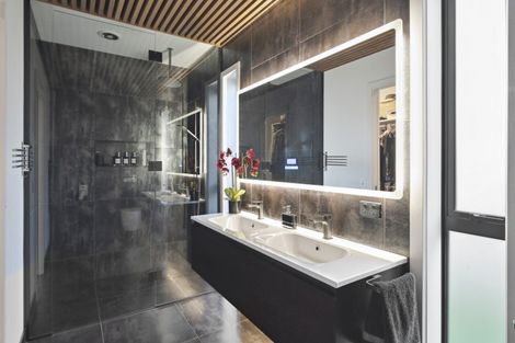 Photo of property in 5 Maunganamu Drive, Wharewaka, Taupo, 3330