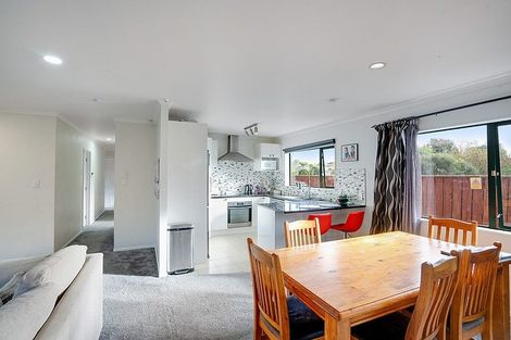 Photo of property in 17 Glenveagh Park Drive, Weymouth, Auckland, 2103
