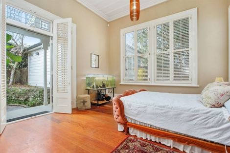 Photo of property in 12 Jubilee Avenue, Devonport, Auckland, 0624