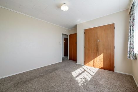 Photo of property in 26 Westmere Place, Takaro, Palmerston North, 4412