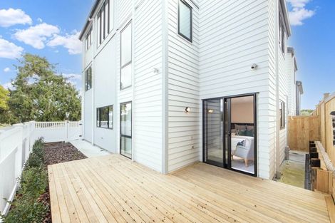 Photo of property in 283a Bucklands Beach Road, Bucklands Beach, Auckland, 2012