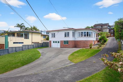 Photo of property in 1/50 Masterton Road, Rothesay Bay, Auckland, 0630