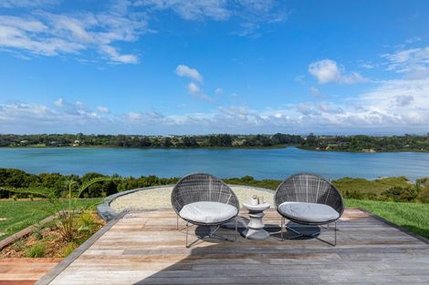 Photo of property in 31 James Paige Lane, Riverhead, 0793