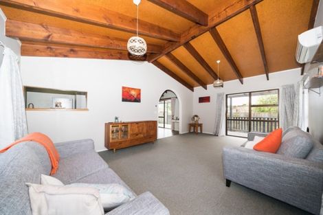 Photo of property in 33 Kowhai Street, Tokomaru, Palmerston North, 4474