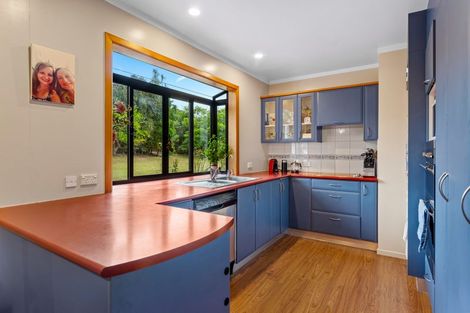 Photo of property in 16 Rosalind Road, Glenfield, Auckland, 0629