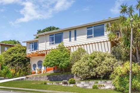Photo of property in 5 Brora Crescent, Papakowhai, Porirua, 5024