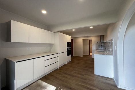 Photo of property in 4 Dalmeny Close, Murrays Bay, Auckland, 0630