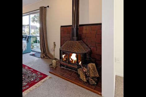 Photo of property in 2/49 Seabrook Avenue, New Lynn, Auckland, 0600