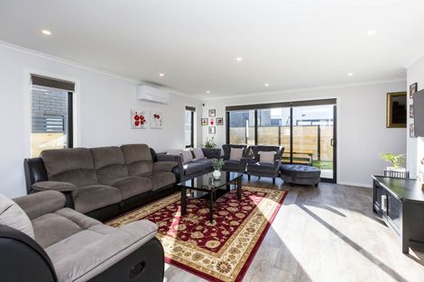 Photo of property in 18 Dahl Drive, Wallaceville, Upper Hutt, 5018