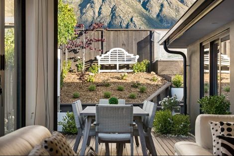 Photo of property in 13 Howden Drive, Jacks Point, 9371