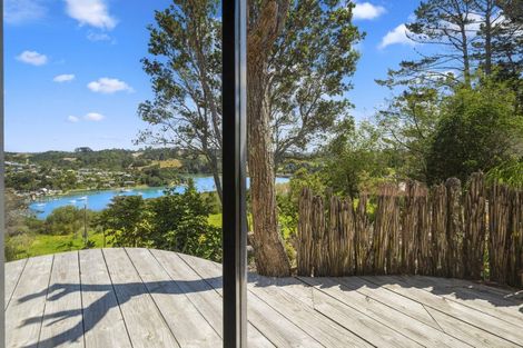 Photo of property in 90 Cedar Terrace, Stanmore Bay, Whangaparaoa, 0932