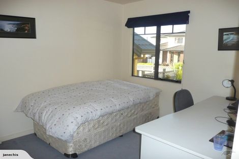 Photo of property in 20 Landsdowne Terrace, Karori, Wellington, 6012