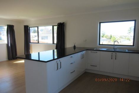 Photo of property in 25 Glenbervie Crescent, Massey, Auckland, 0614