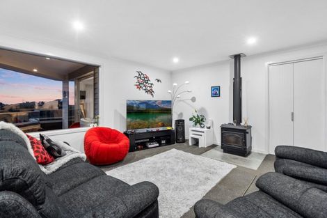 Photo of property in 60 Adler Drive, Ohauiti, Tauranga, 3112