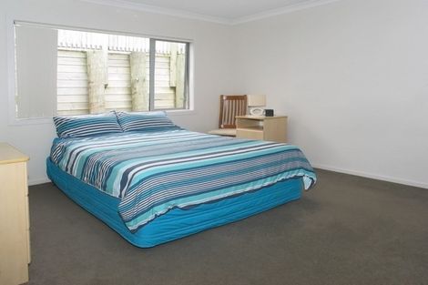 Photo of property in 60 Te Puia Drive, Aotea, Porirua, 5024