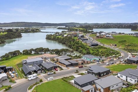 Photo of property in 33 Omahina Street, Raglan, 3225