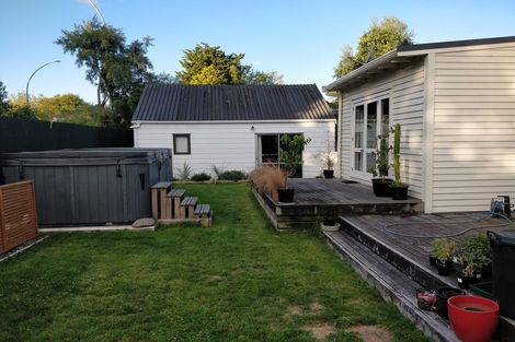 Photo of property in 15 Myrtle Street, Hamilton East, Hamilton, 3216