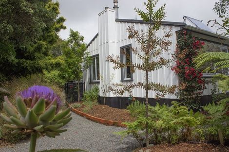 Photo of property in 84 Govett Avenue, Frankleigh Park, New Plymouth, 4310