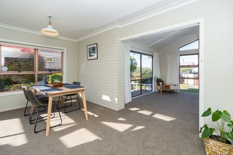 Photo of property in 24 Forest Lake Road, Forest Lake, Hamilton, 3200