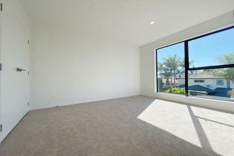 Photo of property in 7/105 Hobsonville Road, West Harbour, Auckland, 0618