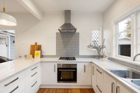 Photo of property in 52 Clarkin Road, Fairfield, Hamilton, 3214