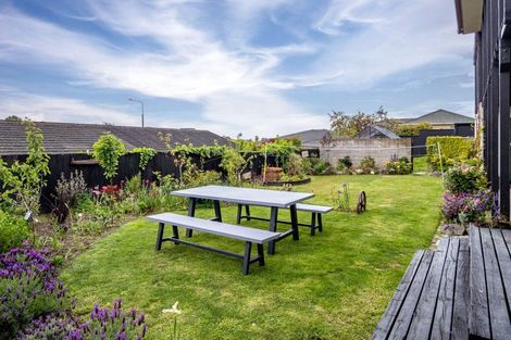 Photo of property in 82 Douglas Street, Highfield, Timaru, 7910